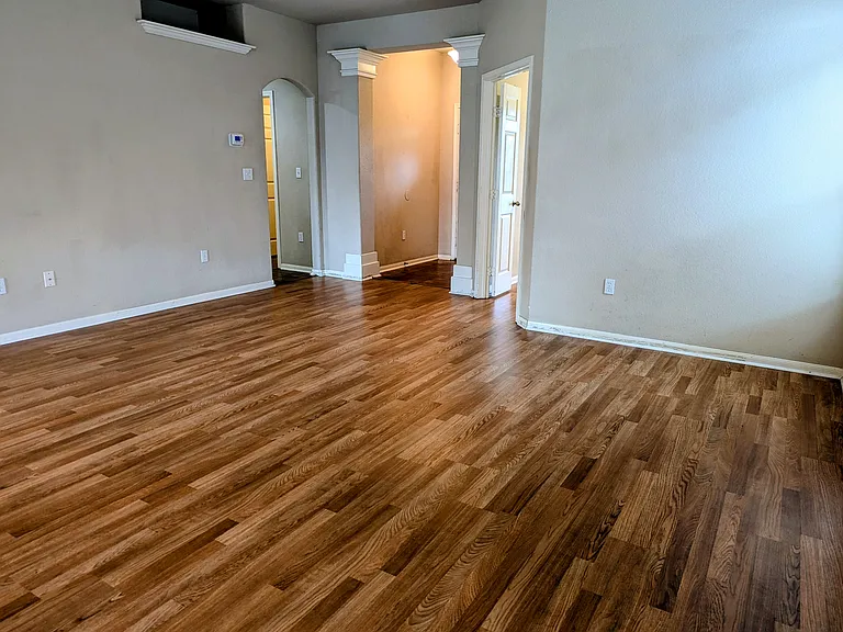 325 Pacific Dr — Photo 10