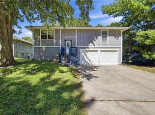 732 N Mohican Dr, Independence, MO 64056