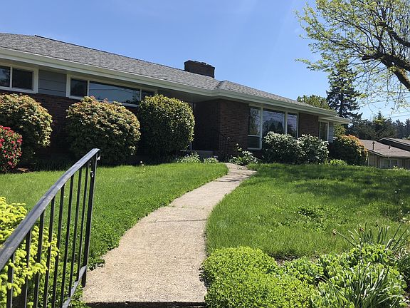 3rd image of 12406 SE Guilford Dr