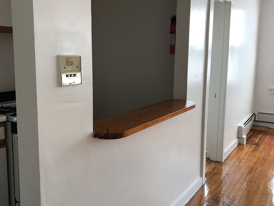 1st image of 1610 N Mason Ave APT 302