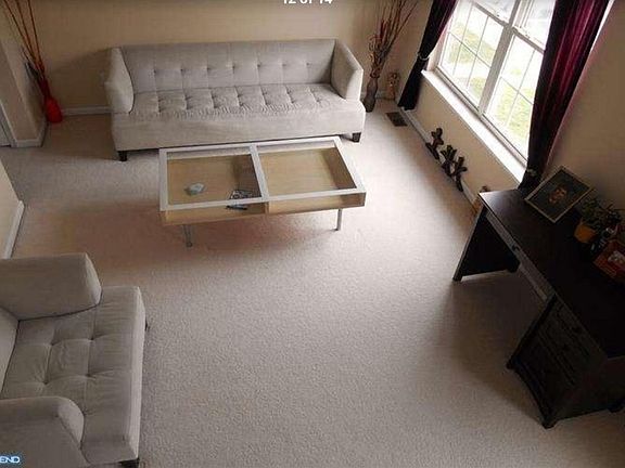 Master bedroom : This is the master bedroom with a spacious of upstairs - shared bathroom