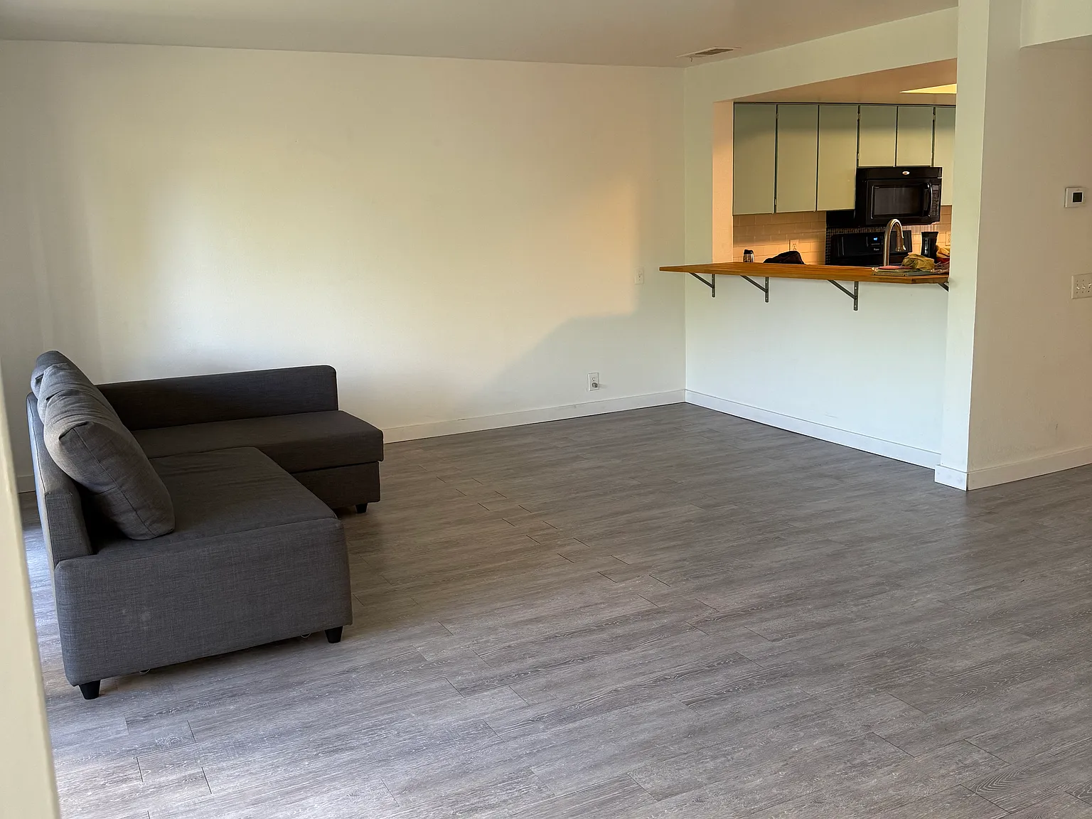 1 bed, 854 sqft, $1,950 — Photo 4