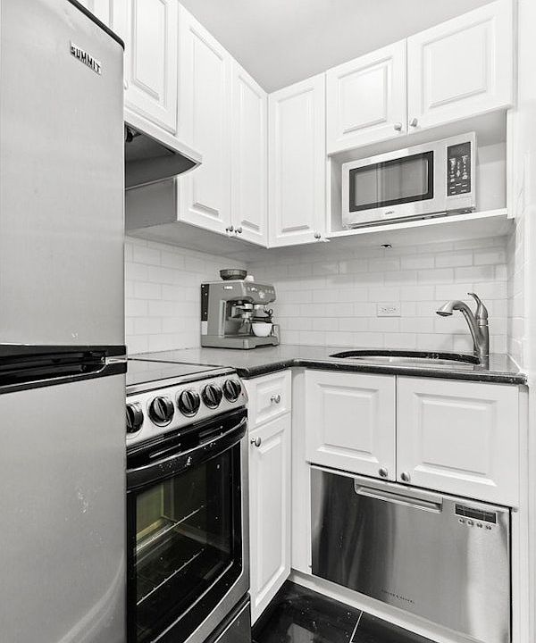 2nd image of 134 E 22nd St APT 108