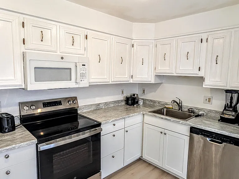 433 E 14th Ave #6 — Photo 9