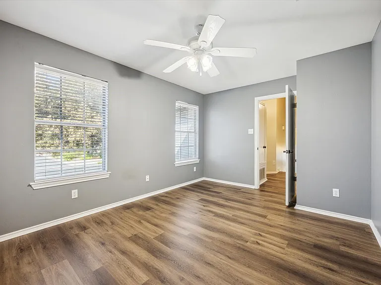 12241 Shropshire Blvd — Photo 9