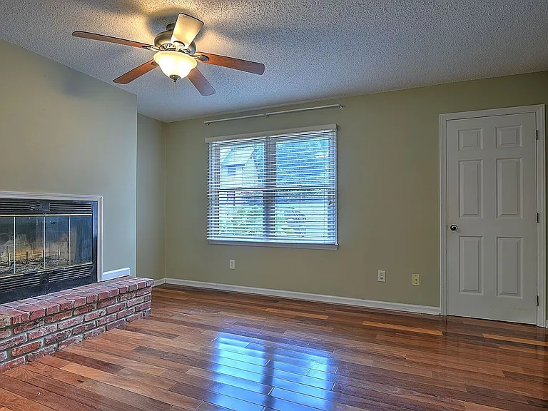 206 Windridge Colony — Photo 17