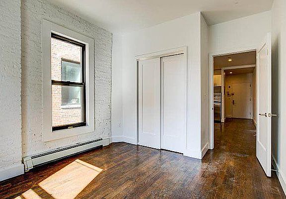 3rd image of 280 Manhattan Ave APT 4D