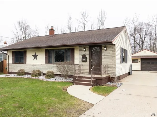 1081 101st St, Niagara Falls, NY 14304