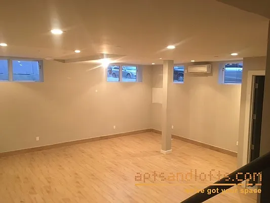 Rented by aptsandlofts.com | media 25