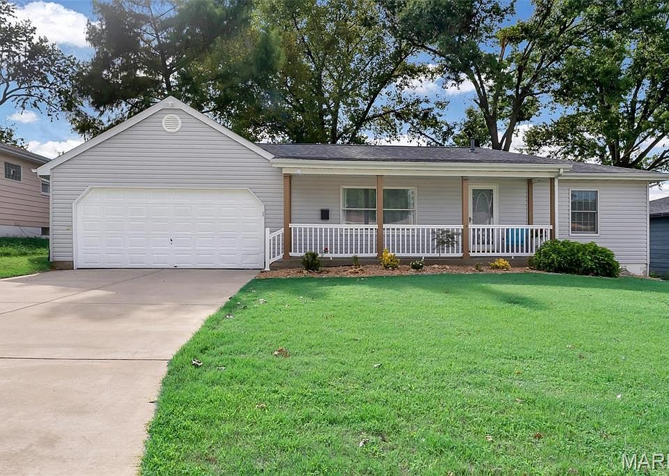 1st image of 120 Country Life Dr