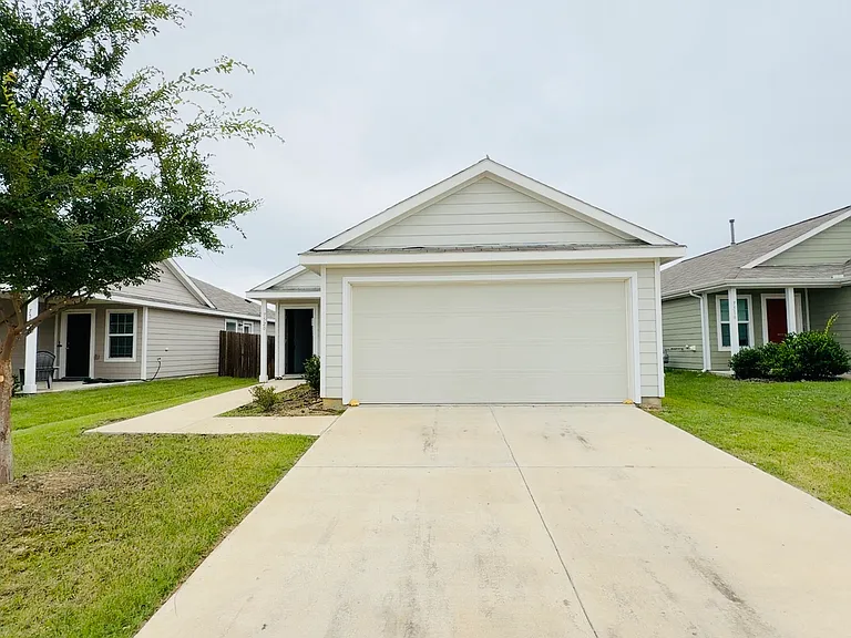 7520 Gray Wolf Ln — Photo 1