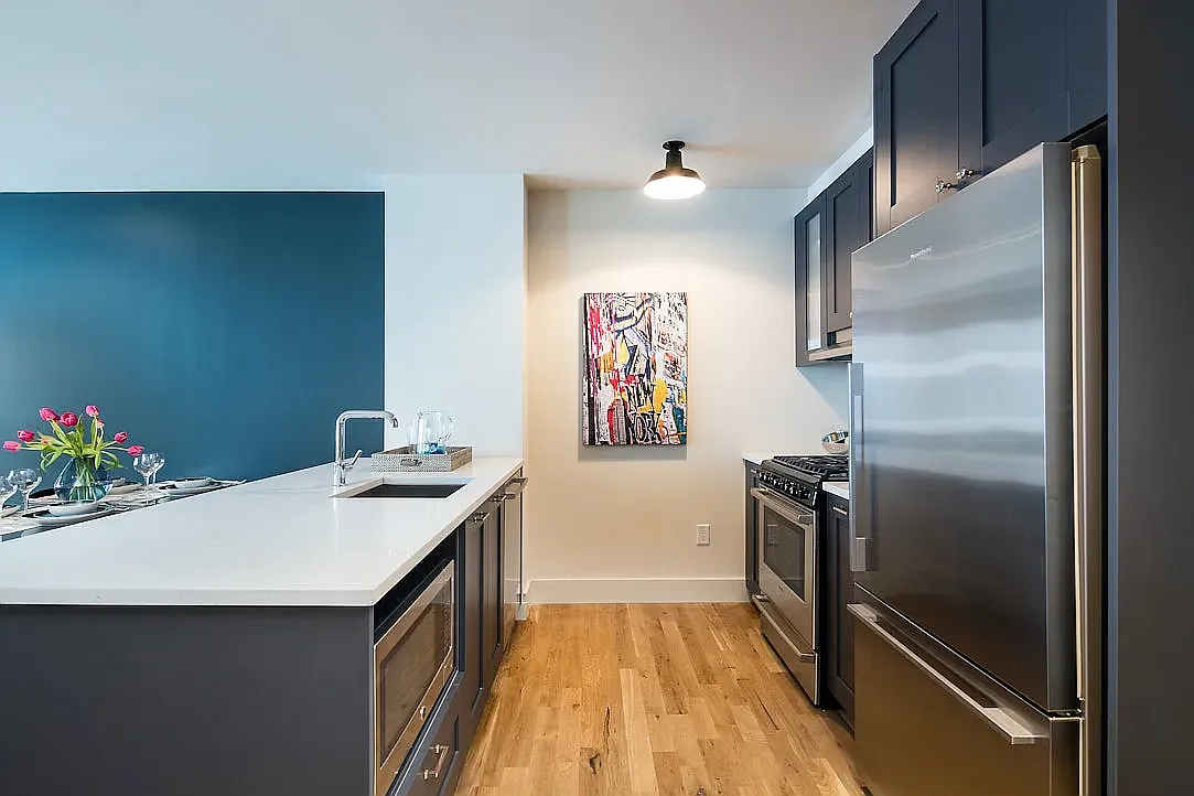 180 Franklin Avenue — Photo 3