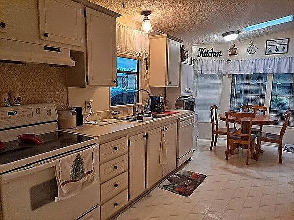 2nd image of 641 Mandarin Orange Ct