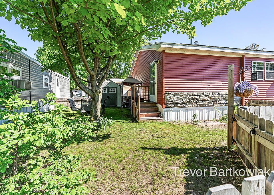 1281 E Pontaluna Rd, Spring Lake, MI 49456 Zillow