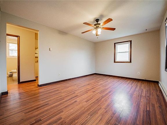 3rd image of 204 Hawthorne St