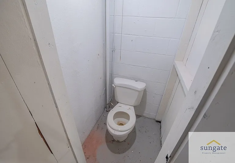 1444 Meridene Dr — Photo 37
