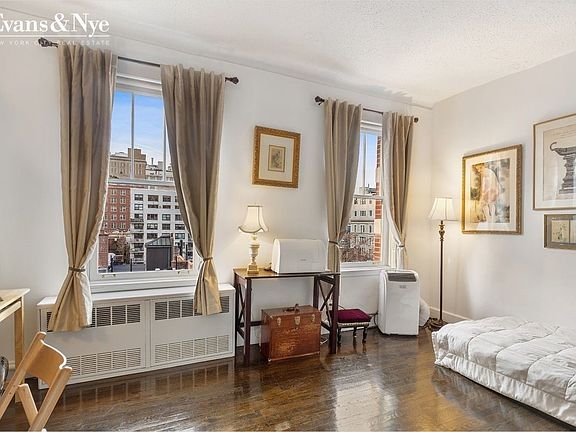 4th image of 26 Gramercy Park S APT 9G