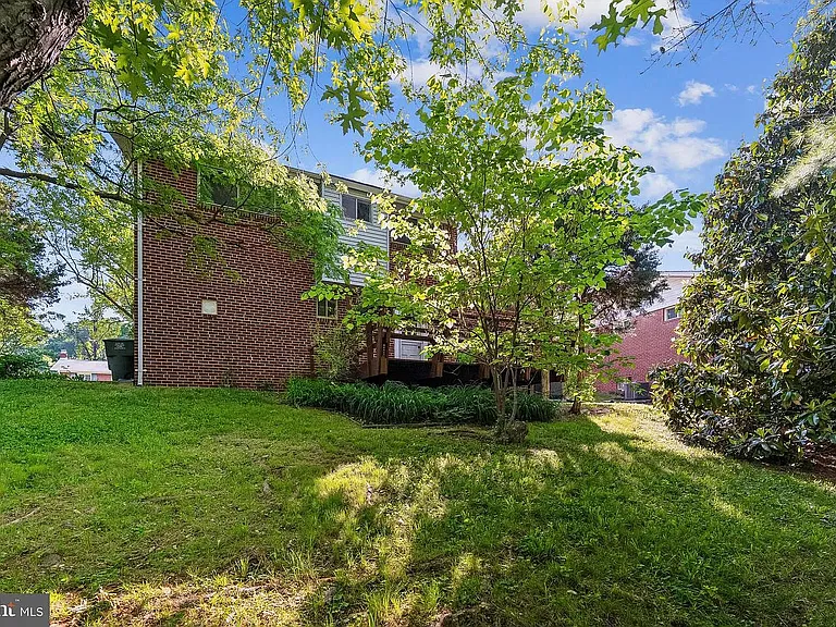 7608 Wellesley Dr — Photo 36