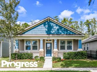352 Vineyard Ln, Orange Park, FL 32073