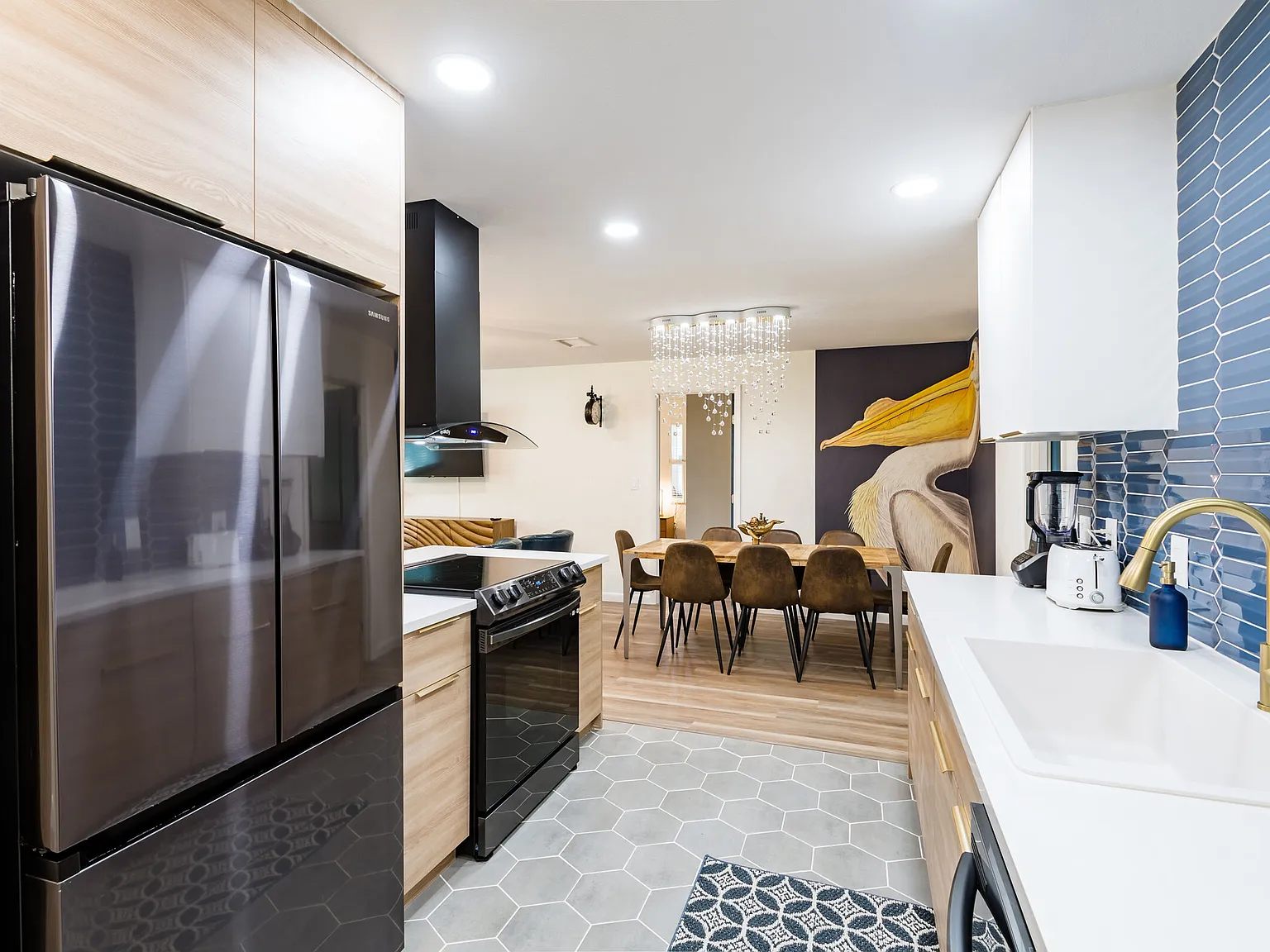 3 bed, 1547 sqft, $2,995 — Photo 3