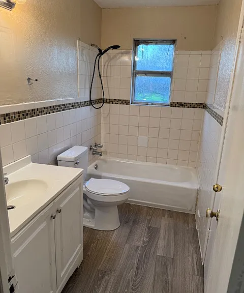 850 Elwood St — Photo 3