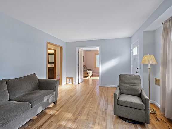 5th image of 3514 Sumter Ave S