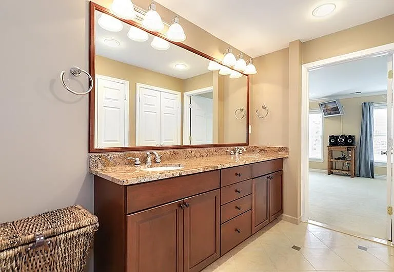 8907 Jameson St — Photo 34