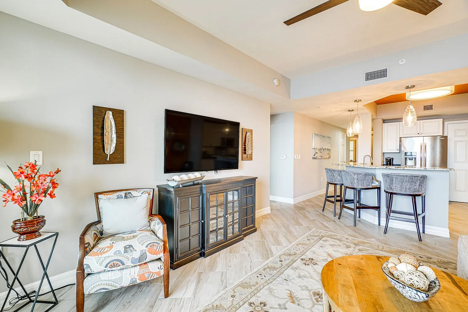 3 bed, 3.0 bath, 1442 sqft, $3,433 — Photo 3
