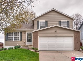 17733 Edna St, Omaha, NE 68136