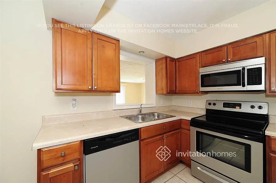 607 Briarcliff Dr Valrico, FL 33594 — Photo 4