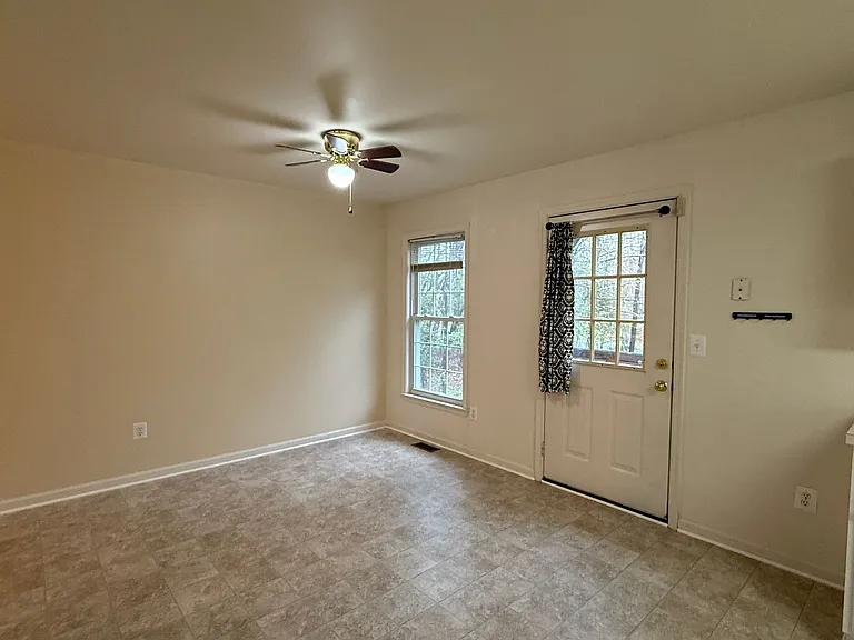 8607 Leslie Ct — Photo 4