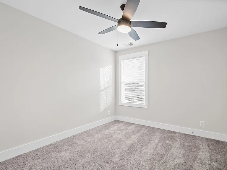 361 Frontier Dr — Photo 16