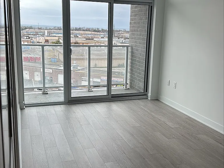 2782 Barton St E #608 — Photo 3