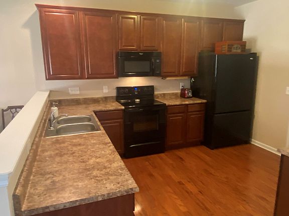 5th image of 686 Mallard Dr