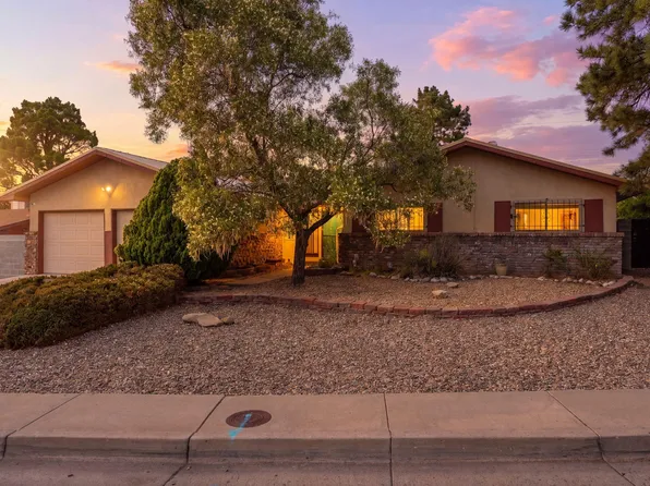 9507 Lagrima De Oro Rd NE, Albuquerque, NM 87111