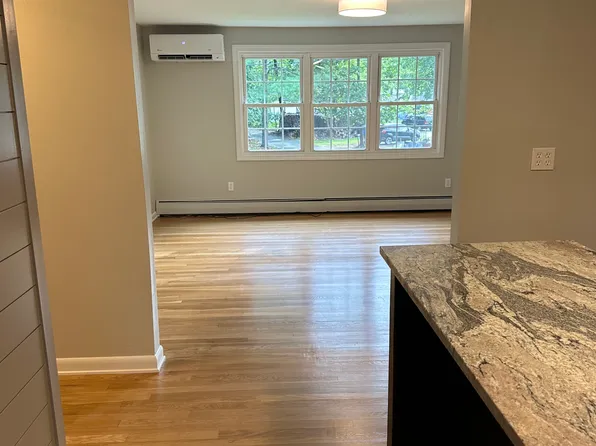 4 Rayes Dr, Hudson, NH 03051