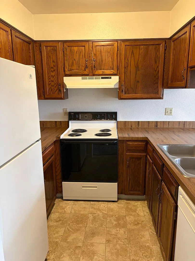 1200 Taft Ave — Photo 4