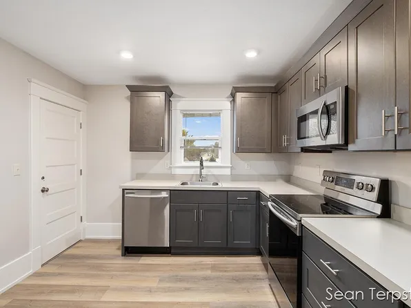 951 Fulton St W #2, Grand Rapids, MI 49504