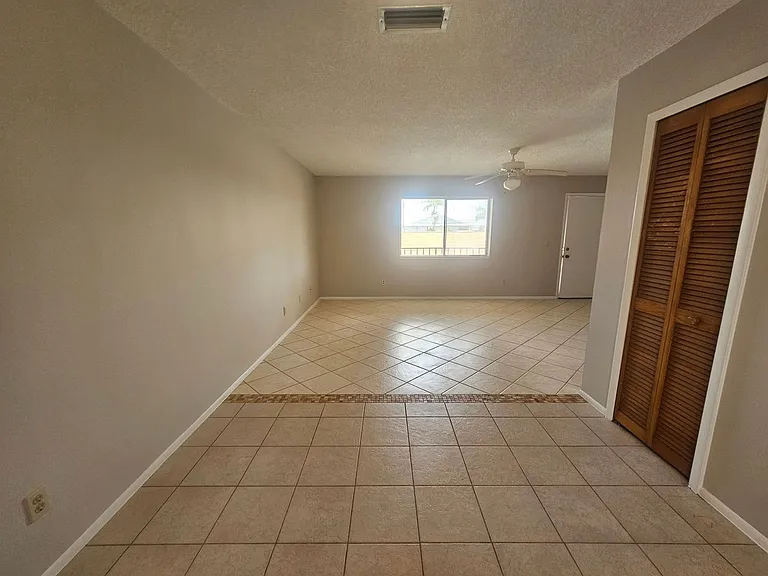 A-101 1221 SE 46th Ln. — Photo 10