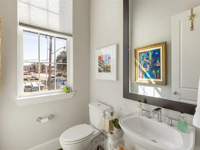 916 W Peach St — Photo 21
