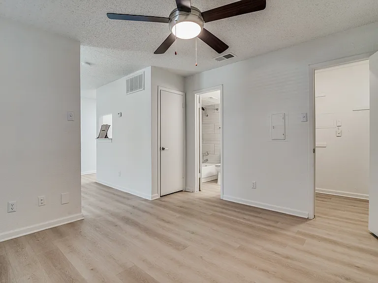 Falltree Apartments — Photo 22