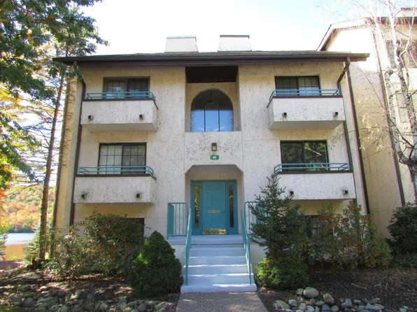 49 Midlake Dr #102H, Lake Harmony, PA 18624