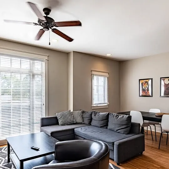 4 bed, 4.5 bath, 2800 sqft, $4,000 — Photo 3
