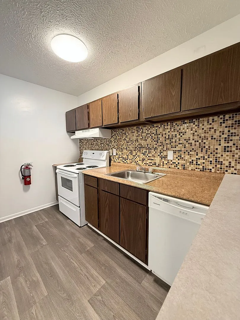 Kingstown Apartments — Photo 4