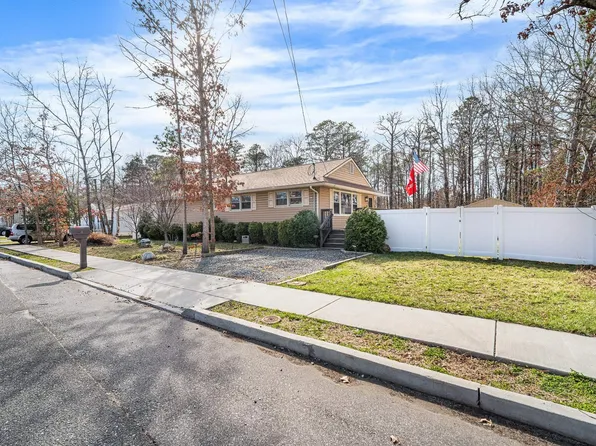 203 Carver Ave, Egg Harbor Township, NJ 08234