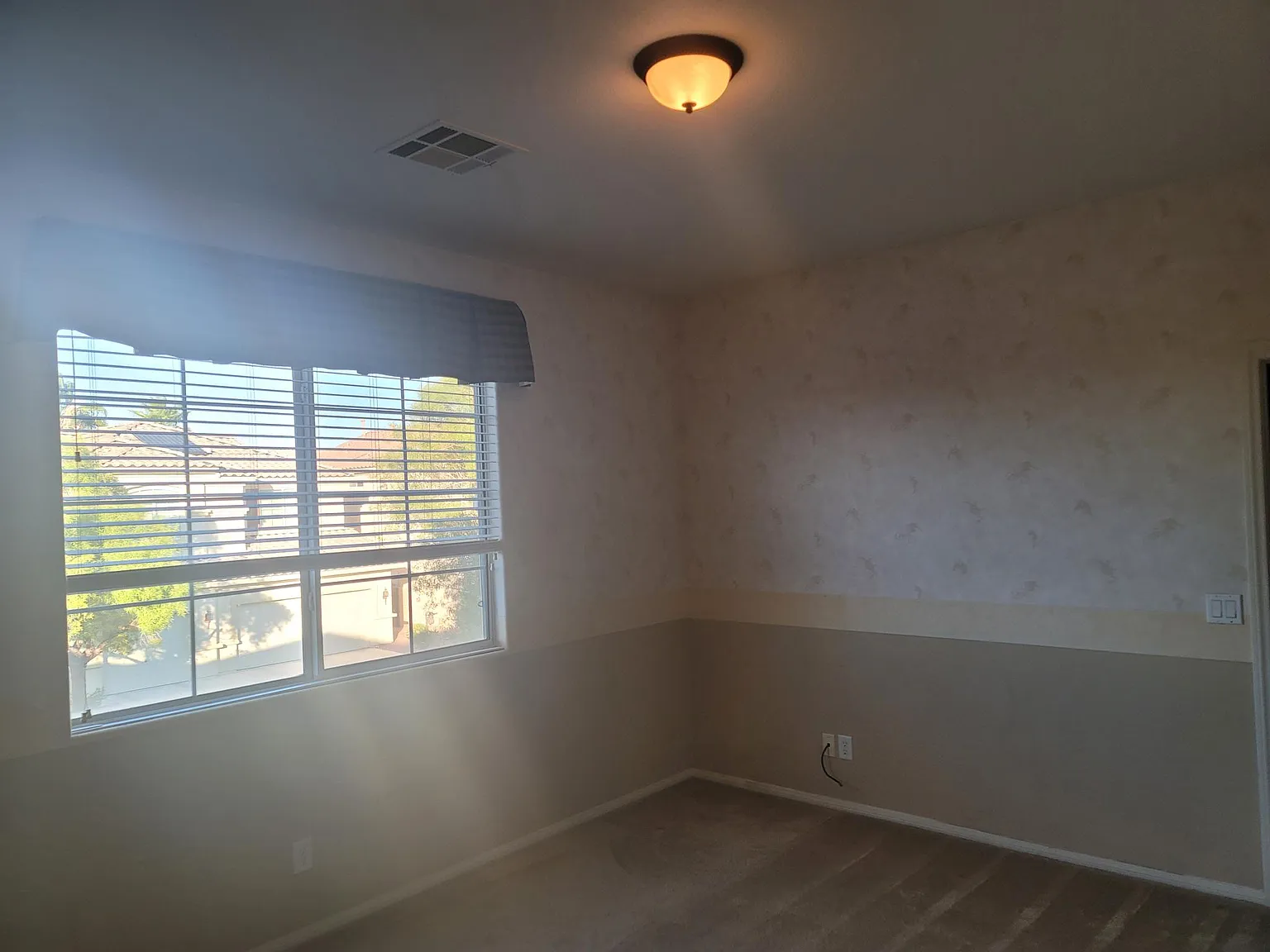 5 bed, 3134 sqft, $685 — Photo 4