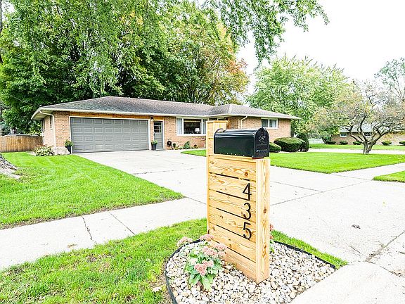 3rd image of 435 Kennedy Dr