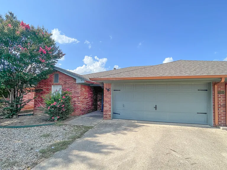 10145 Valencia Dr #A — Photo 3