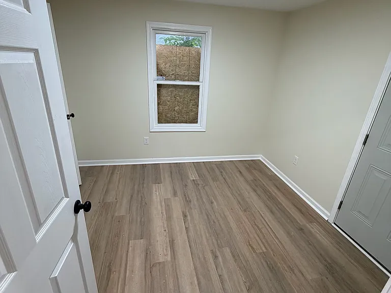 1109 W Hill St — Photo 14