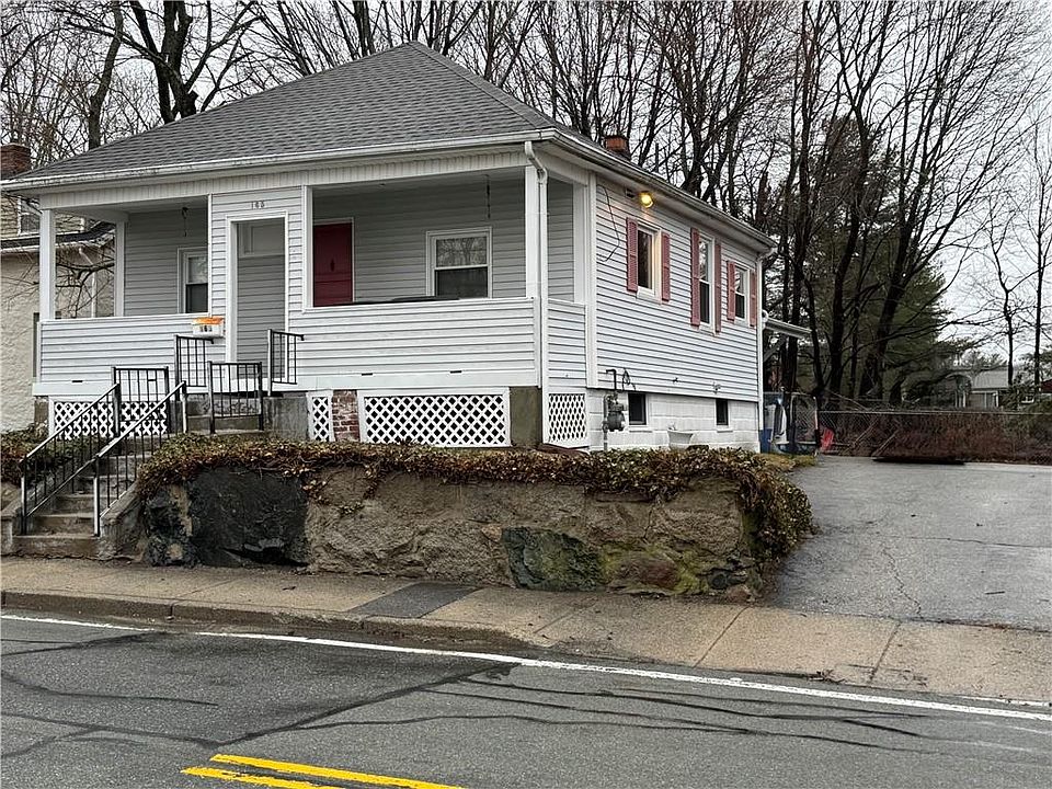 1st image of 165 Borden Ave